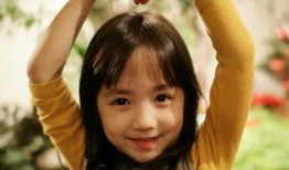 娱乐圈爆料小菊是谁的女儿,小菊身世揭秘，竟是某巨星之女！